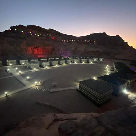 Space Village Luxury Camp Wadi Rum Esterno foto