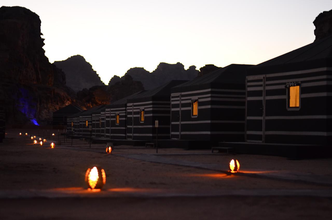 Space Village Luxury Camp Wadi Rum Esterno foto
