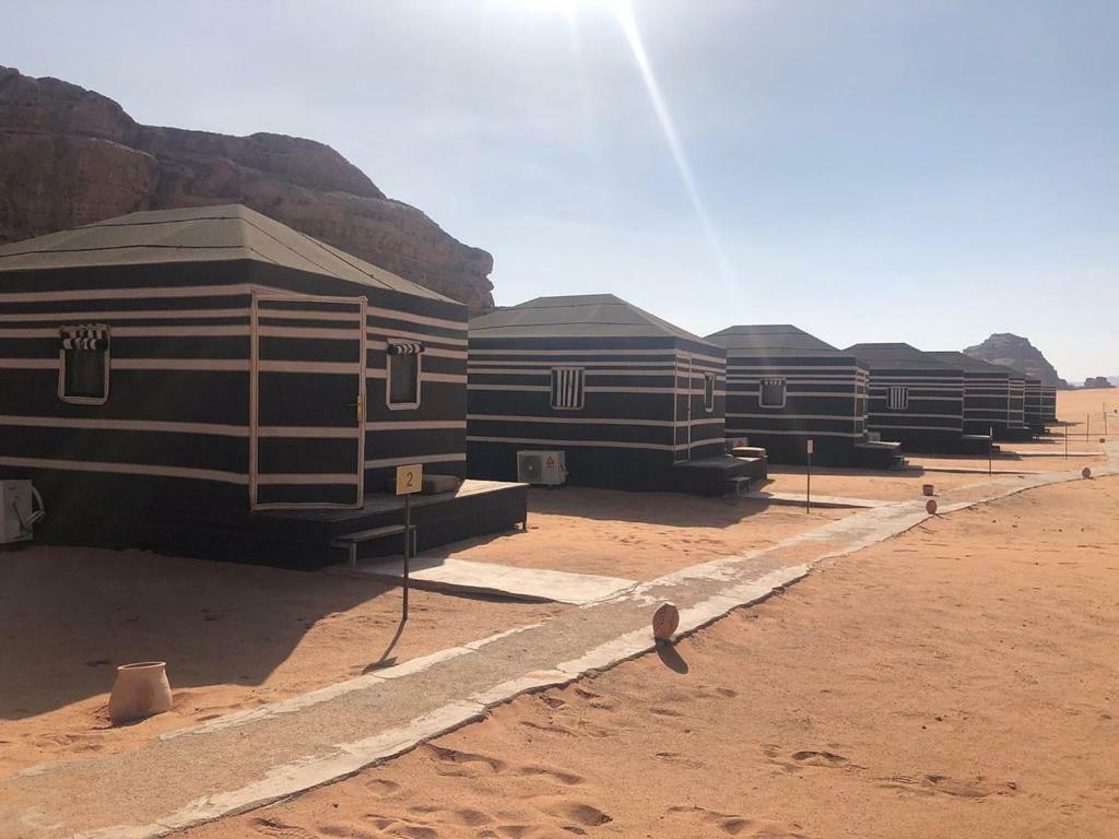 Space Village Luxury Camp Wadi Rum Esterno foto