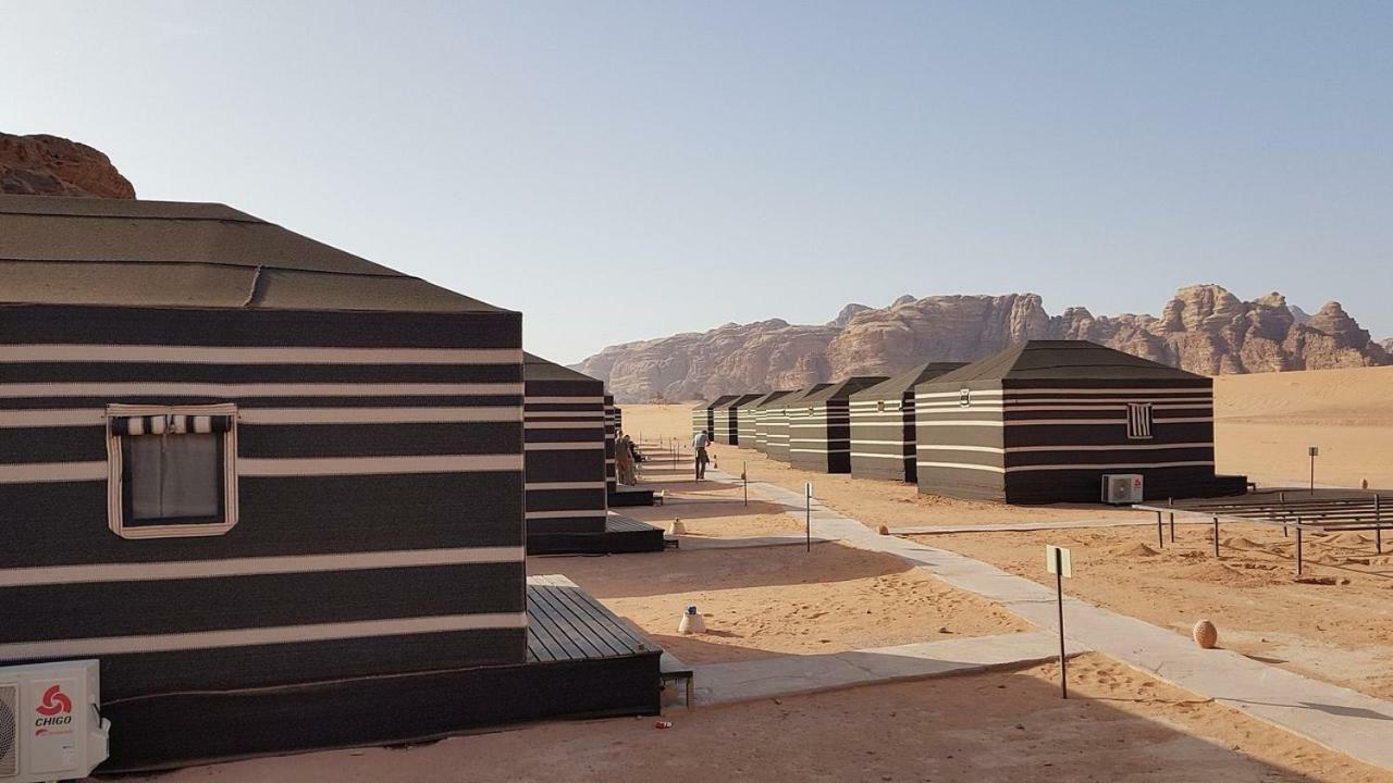 Space Village Luxury Camp Wadi Rum Esterno foto